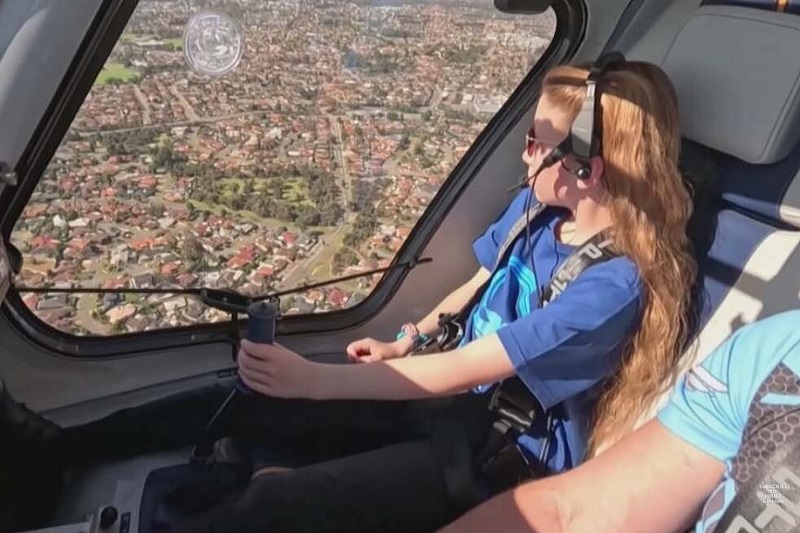 Phi công 10 tuổi điều khiển máy bay chạy hoàn toàn bằng điện
